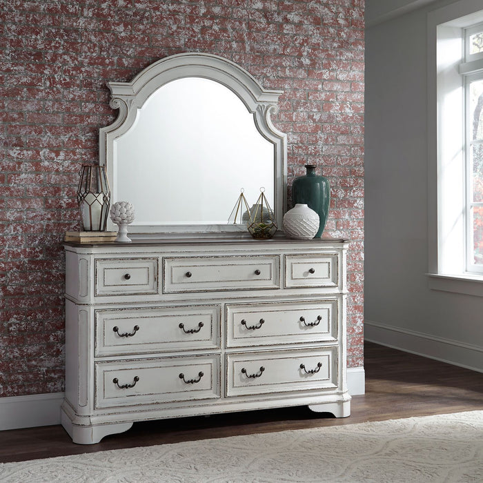 Magnolia Manor Queen Panel Bed, Dresser & Mirror