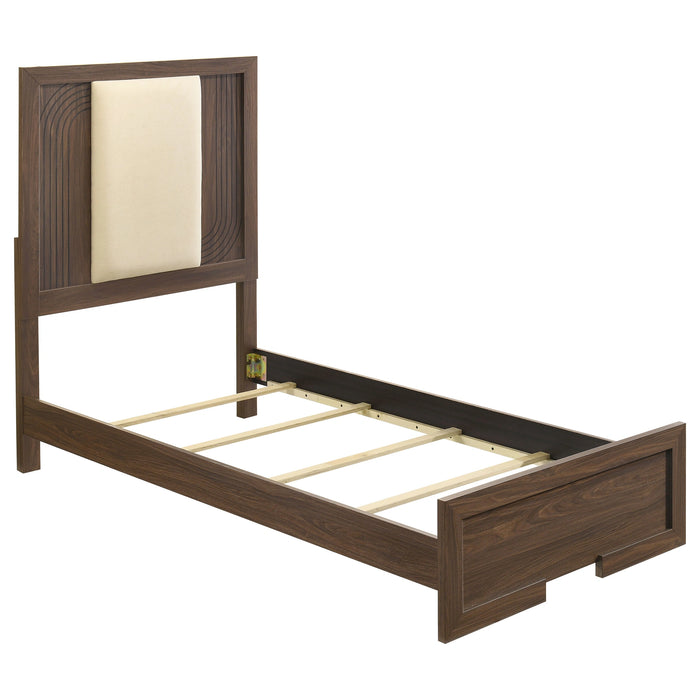 Etienne Queen Bed