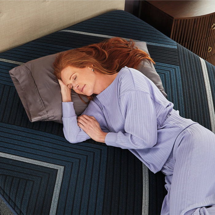 Beautyrest World Class Level Four Hybrid Medium Apex PillowTop