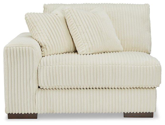 Lindyn Sectional Sofa - Furniture Warehouse Direct (Victoria, TX)