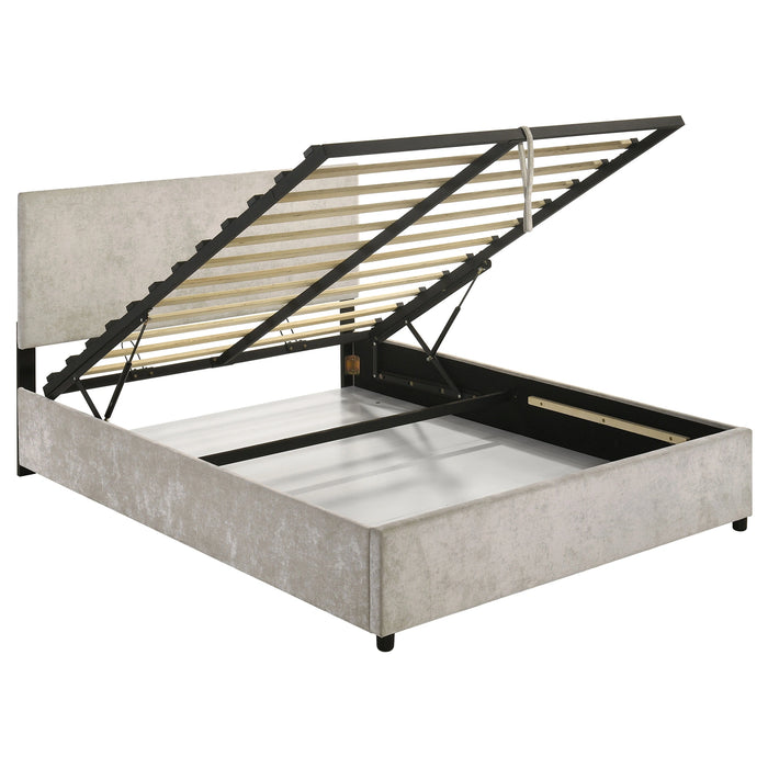 Reeves Queen Bed
